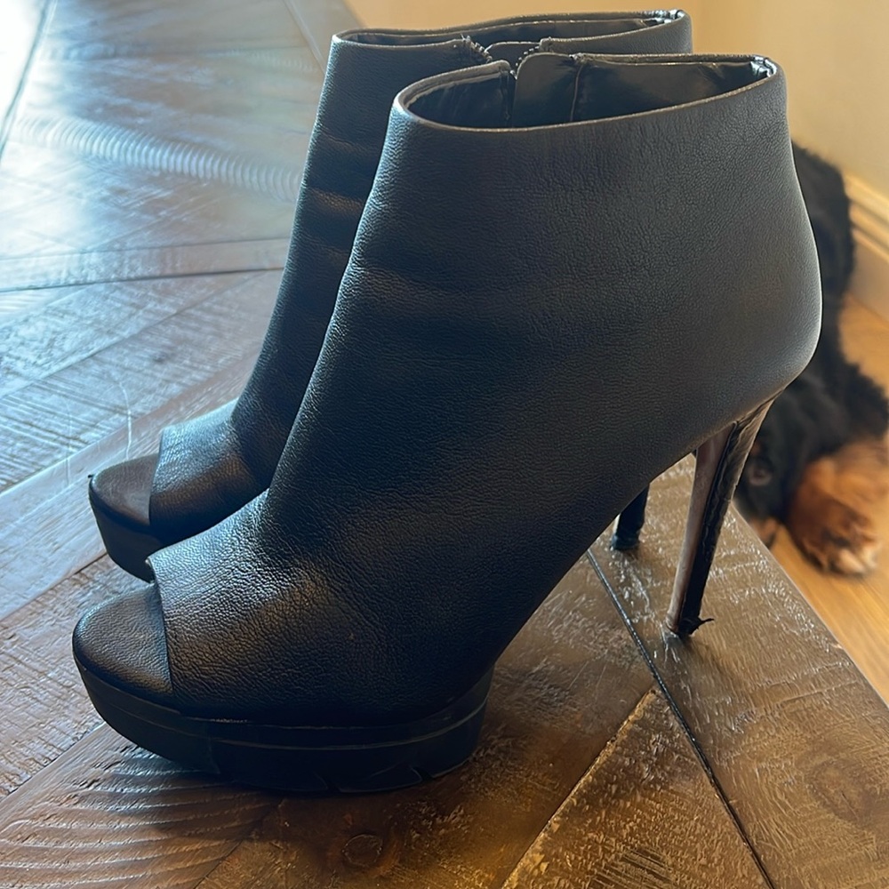 Bcbgmaxazria black leather booties